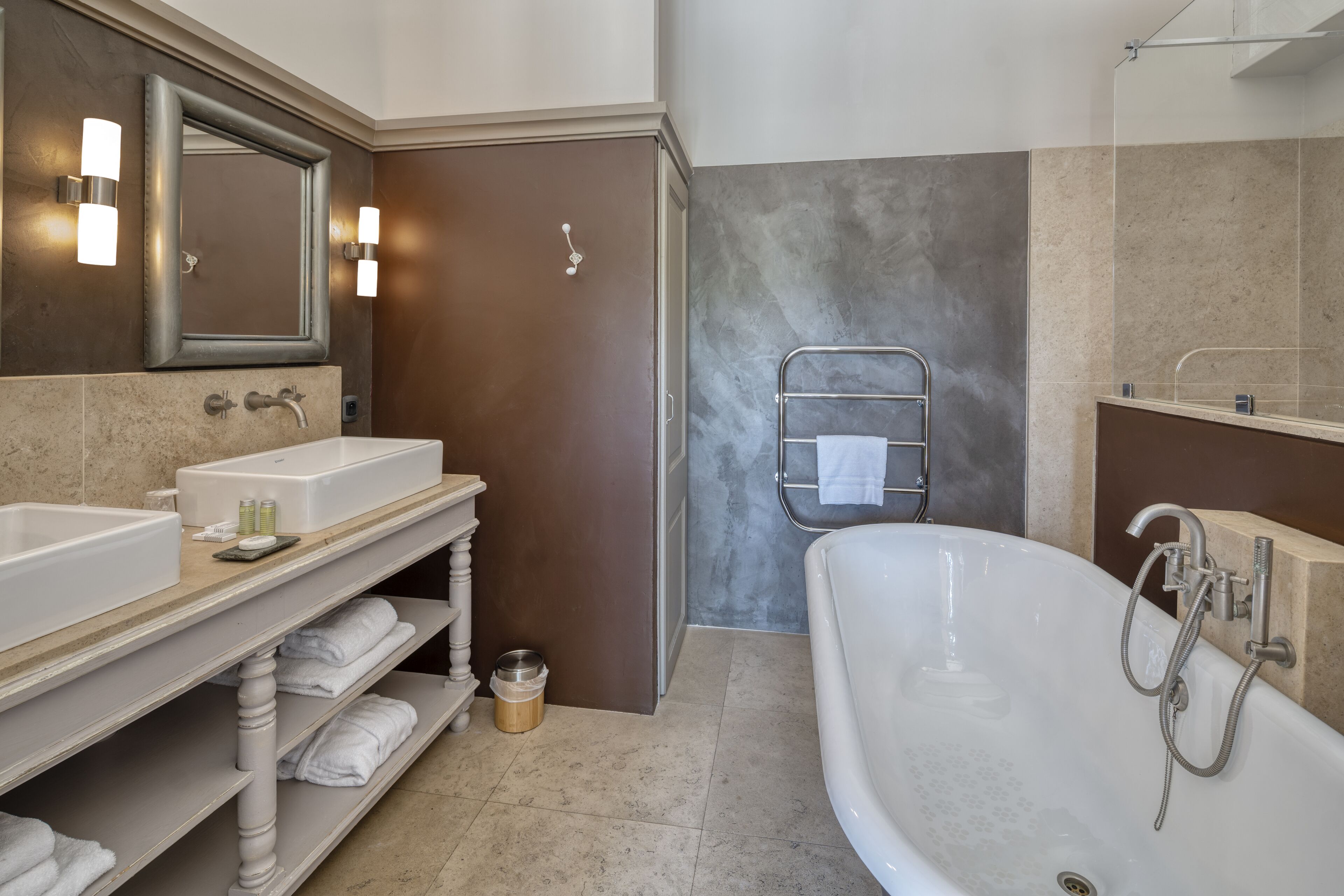 in-room safe, desk, cots/infant beds, rollaway beds