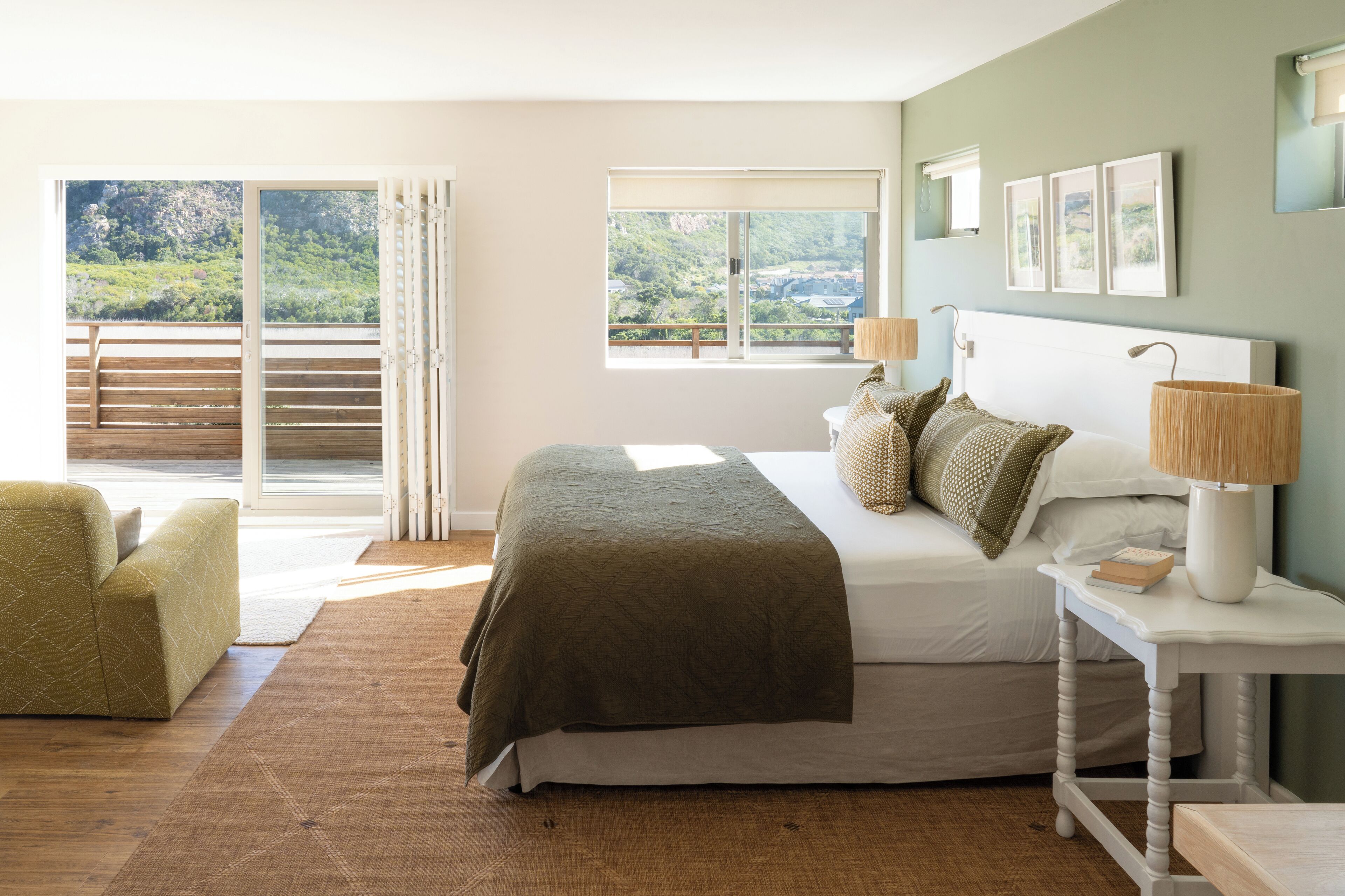 Brakvlei Room 1 | Premium bedding, in-room safe, individually decorated