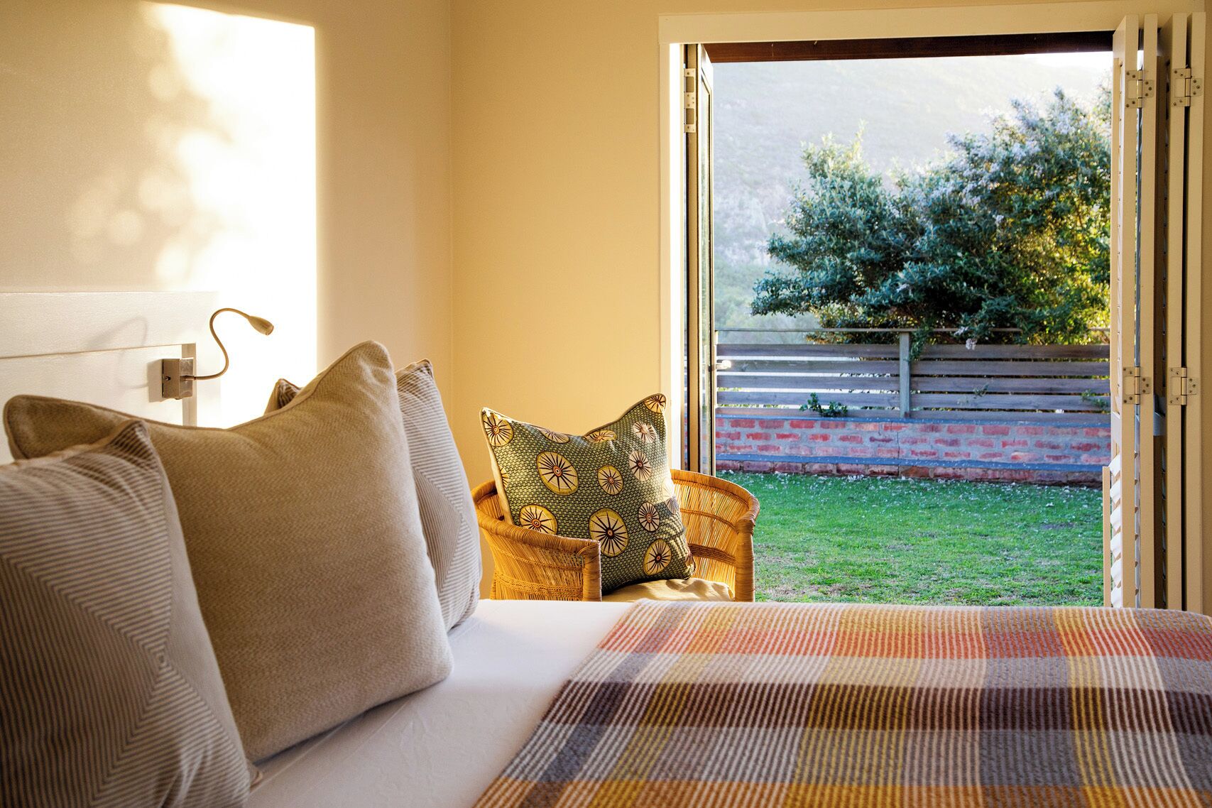 Brakvlei Room 3 | Bathroom | Separate bathtub and shower, deep-soaking bathtub, rainfall showerhead