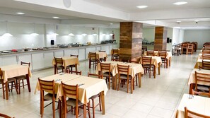 Desayuno buffet incluido todos los días 