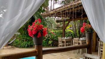 Petit déjeuner buffet compris tous les jours