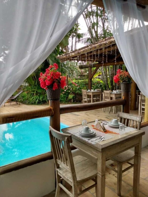 Free daily buffet breakfast  - Ilha de Itaka Pousada (Ubatuba)