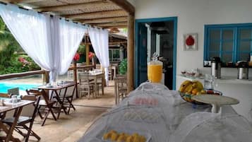 Petit déjeuner buffet compris tous les jours