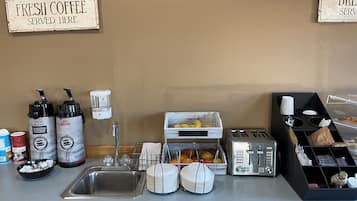 Inbegriffenes kontinentales Frühstück