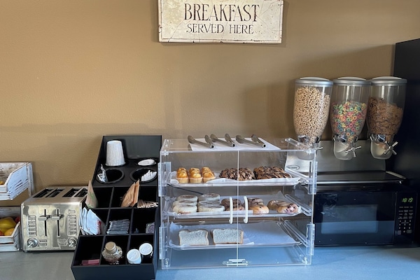 Free continental breakfast