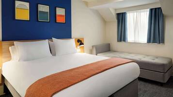 Bureau, espace de travail pour ordinateur portable, rideaux occultants