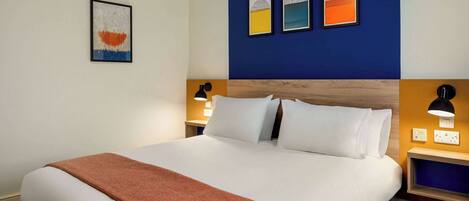 Room (Accessible King) | Desk, laptop workspace, blackout drapes, iron/ironing board