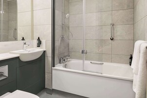 Artículos de tocador ecológicos, secador de pelo, toallas