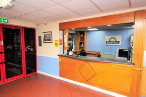 Reception - Days Inn by Wyndham Hamilton (Hamilton)