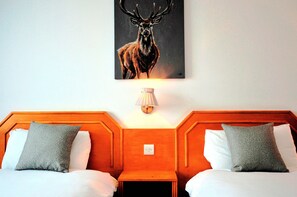 Desk, laptop workspace, free cribs/infant beds, free WiFi - Days Inn by Wyndham Hamilton (Hamilton)