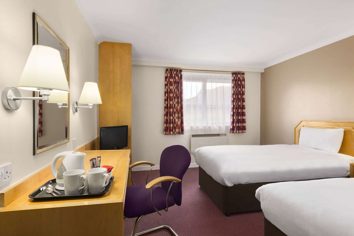 Room, 1 Twin Bed, Accessible, Non Smoking | Desk, laptop workspace, free cribs/infant beds, free WiFi