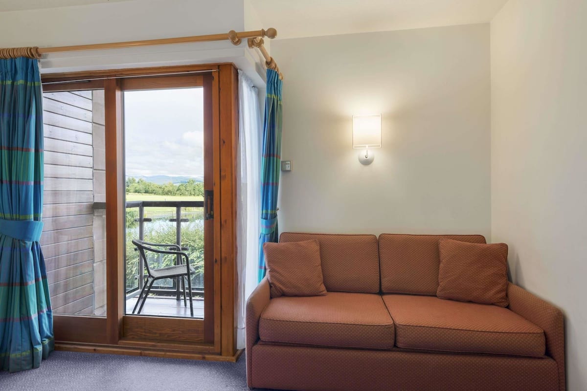 room, 1 double bed, non smoking, lake view | desk, laptop workspace, free cots/infant beds, free wifi