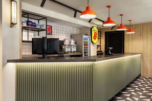 Lobby - Super 8 by Wyndham Chester East (Chester)