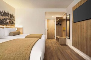 Standard Room (2 Twin and 1 Sofabed) | Desk, laptop workspace, free cots/infant beds, free WiFi