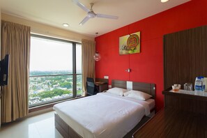 Standard Double Room | Minibar, in-room safe, desk, iron/ironing board - Ginger Chennai (Chennai)