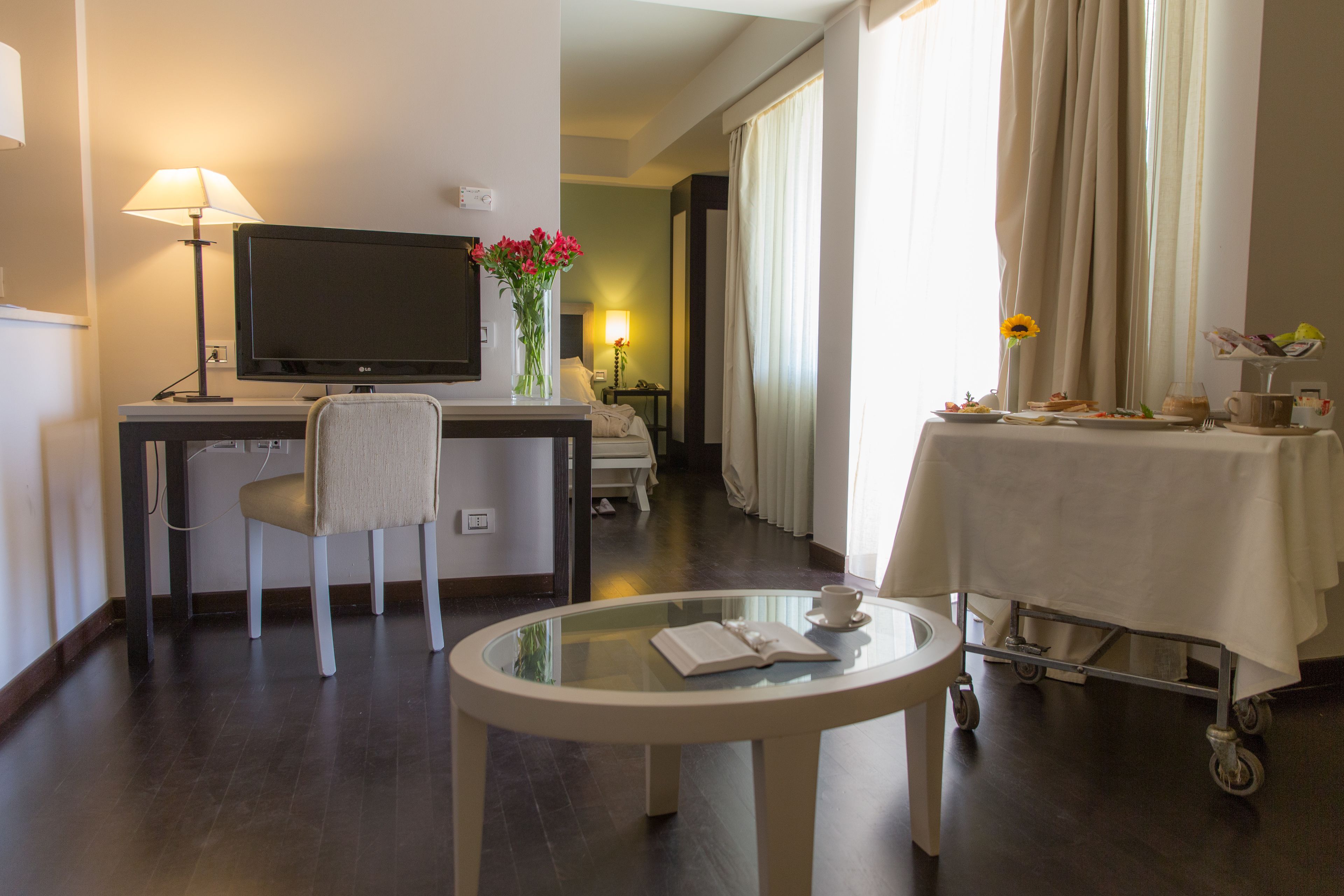 suite, multiple beds | premium bedding, minibar, in-room safe, soundproofing