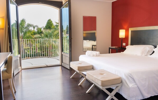 Superior dubbelrum eller tvåbäddsrum | Sängtillbehör av högsta kvalitet och minibar