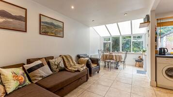 Cottage, Private Bathroom | Shared kitchen