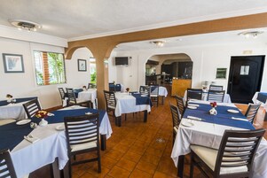 Breakfast, lunch, dinner served; Mexican cuisine, pool views 