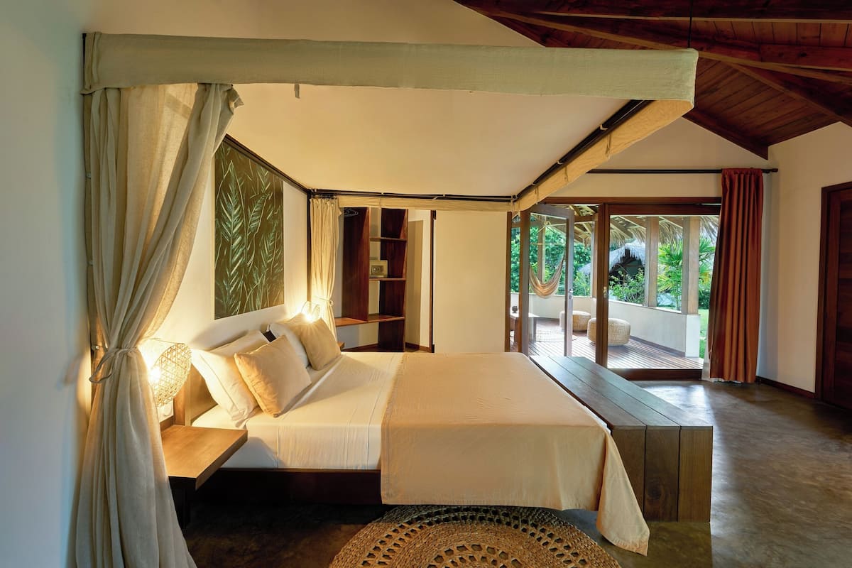 Deluxe Bungalow | 1 bedroom, minibar, in-room safe, desk