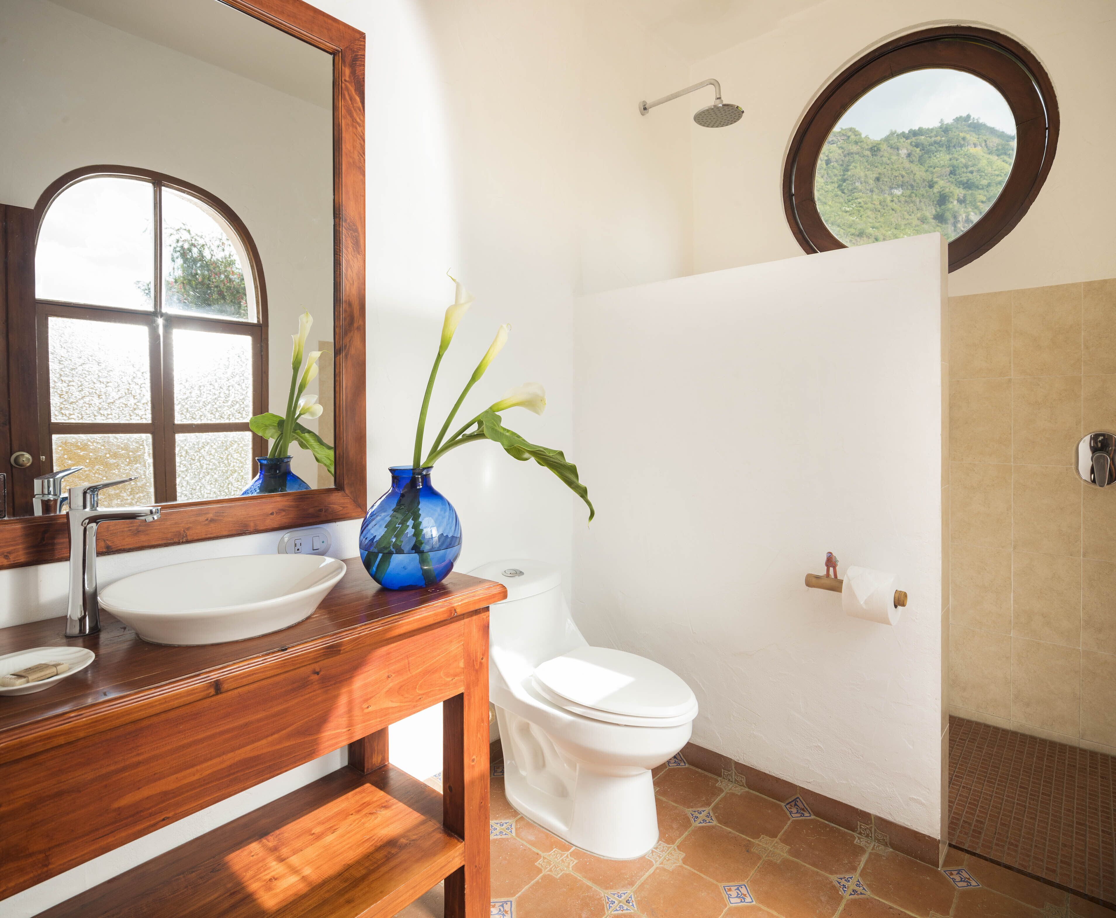 double room | bathroom | free toiletries, hair dryer, towels