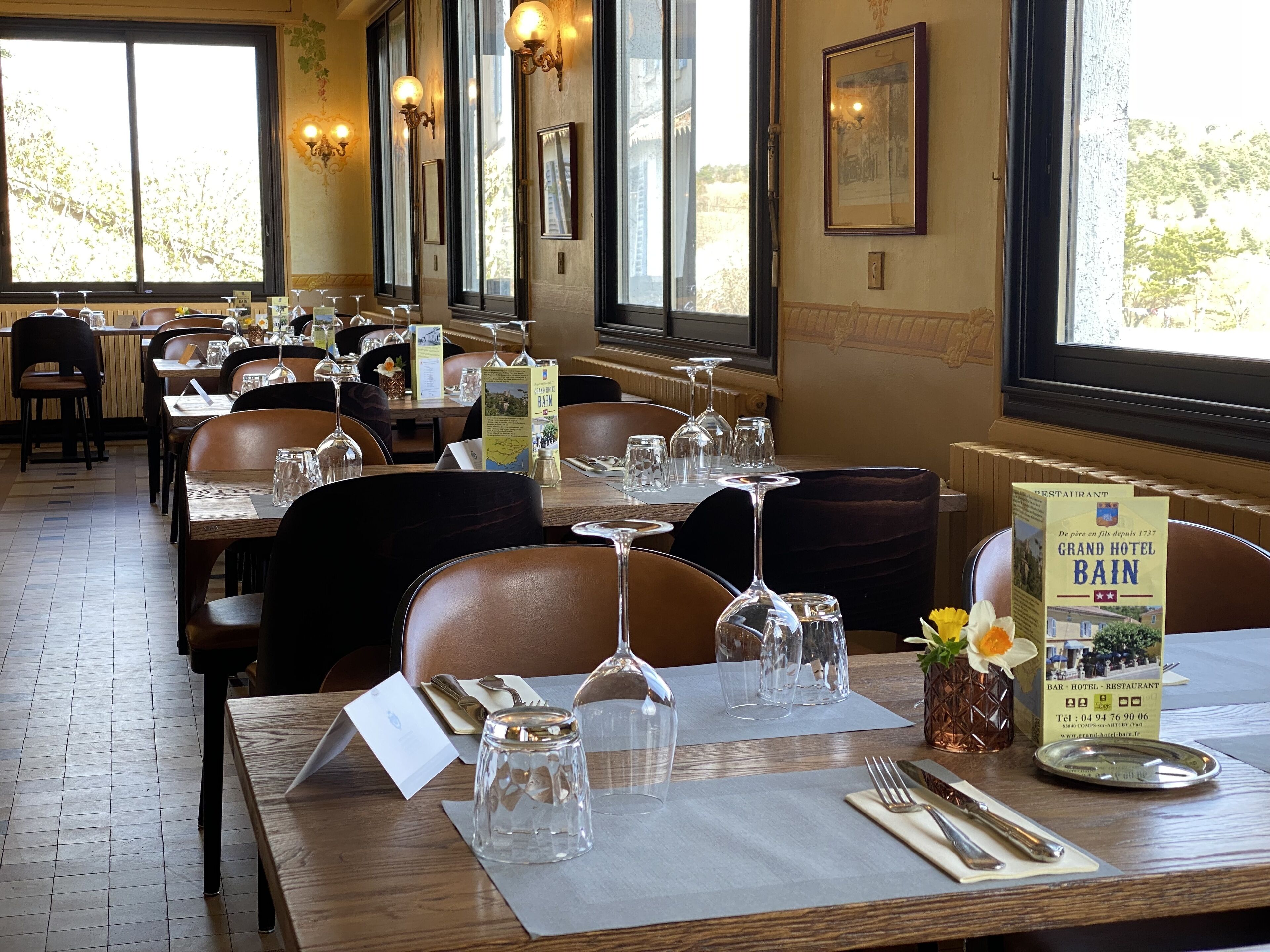 lunch and dinner served, french cuisine