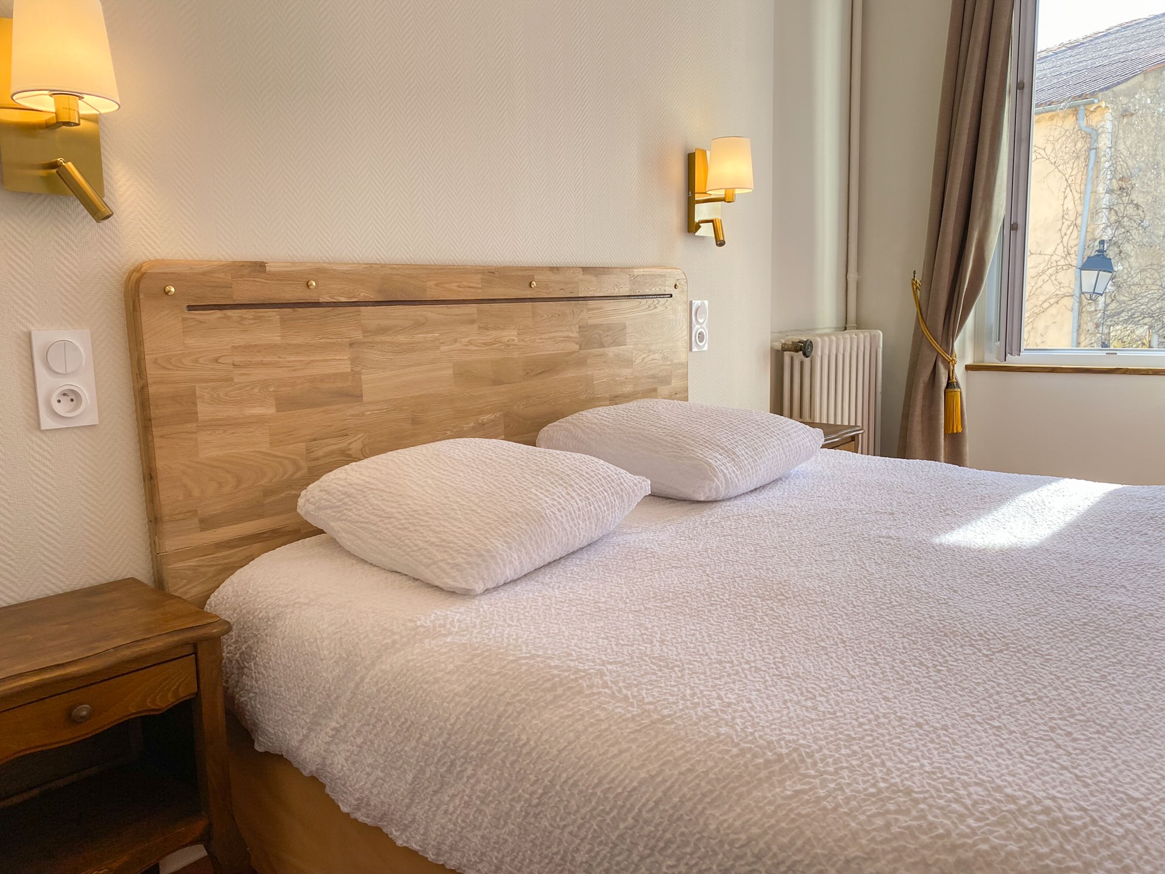 double room | desk, blackout curtains, free cots/infant beds, rollaway beds