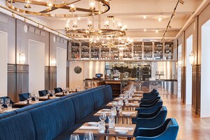 Breakfast, lunch, dinner served; ocean views