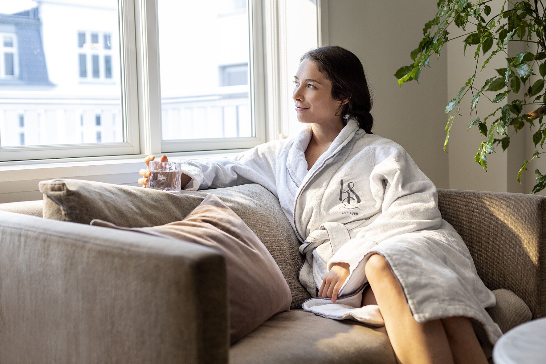 couples treatment room(s), body treatments, deep-tissue massages