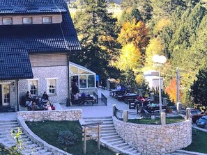 Terrace/patio - Hotel Snjezna Kuca (Mostar)