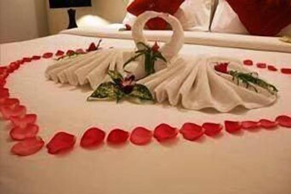 Romantic Double Room | Premium bedding, minibar, in-room safe, desk