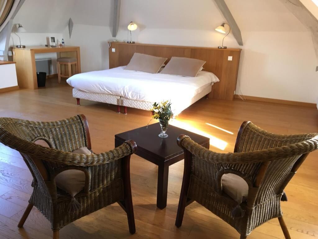 in-room safe, individually decorated, individually furnished, desk