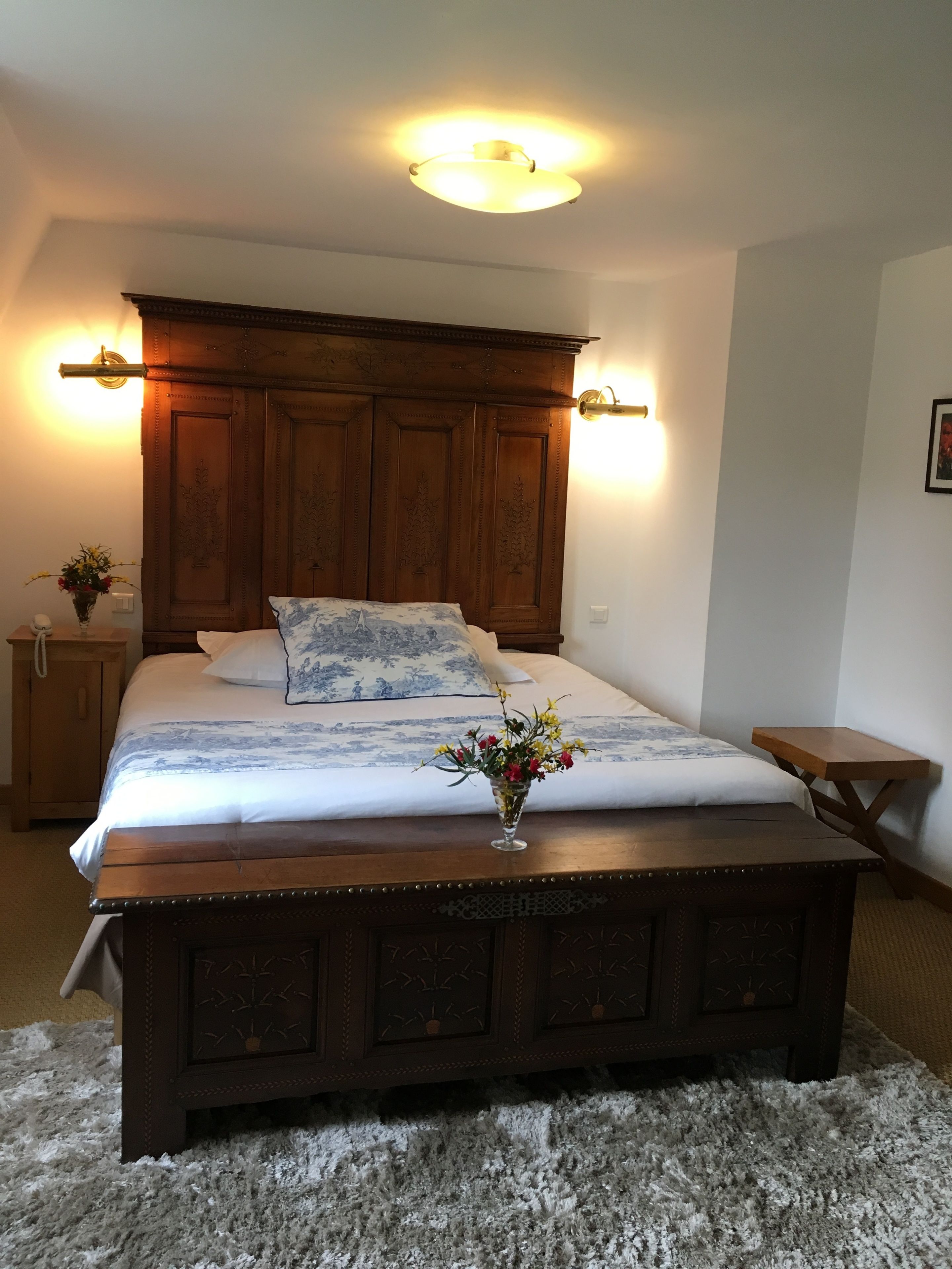 comfort double room, bathtub | in-room safe, individually decorated, individually furnished, desk