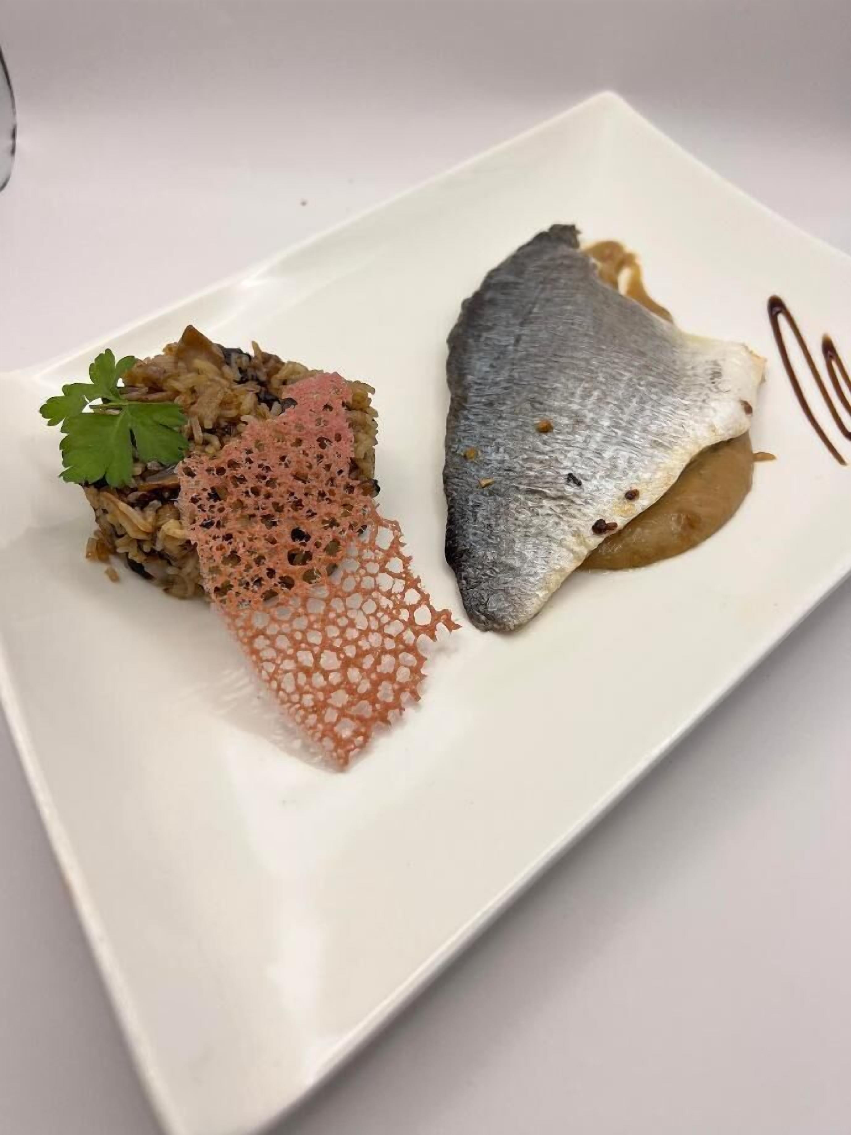 lunch and dinner served, regional cuisine