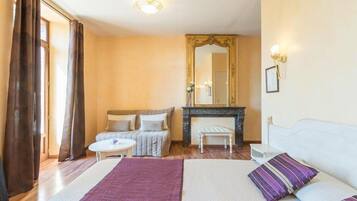 Coffres-forts dans les chambres, bureau, chambres insonorisées