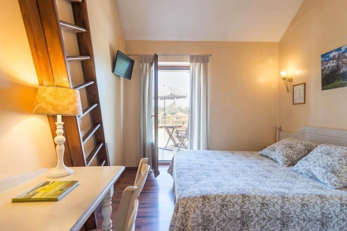 double room | in-room safe, desk, soundproofing, free cots/infant beds