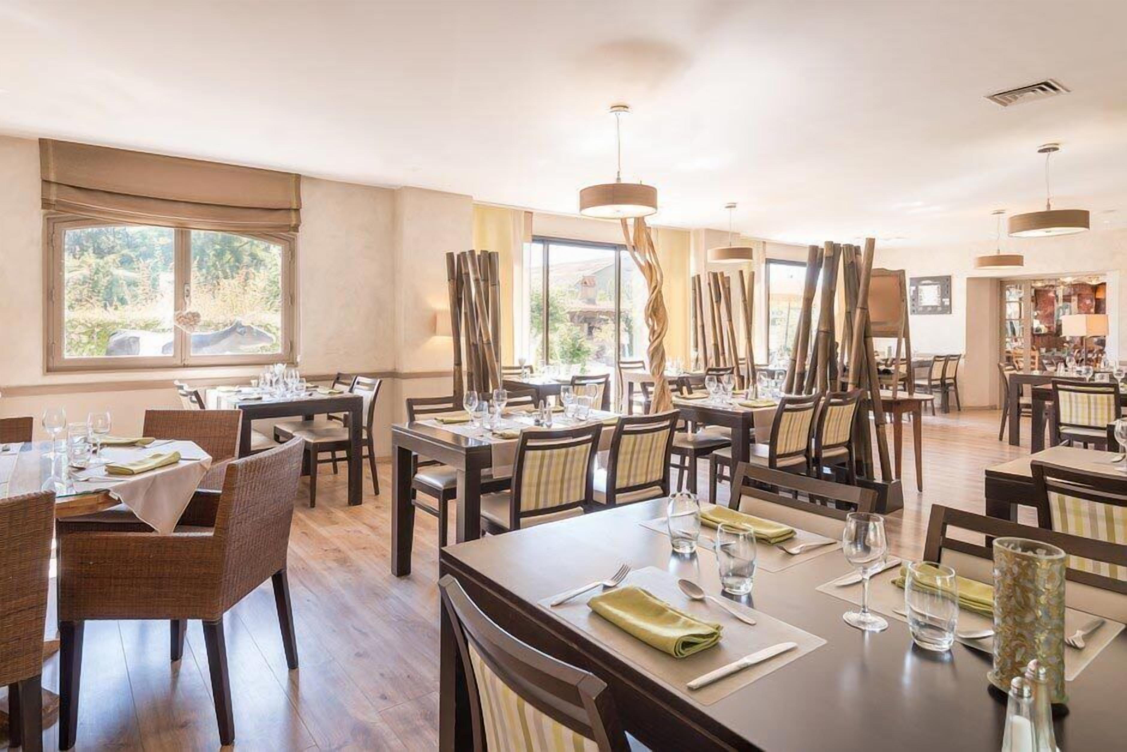 lunch and dinner served, regional cuisine