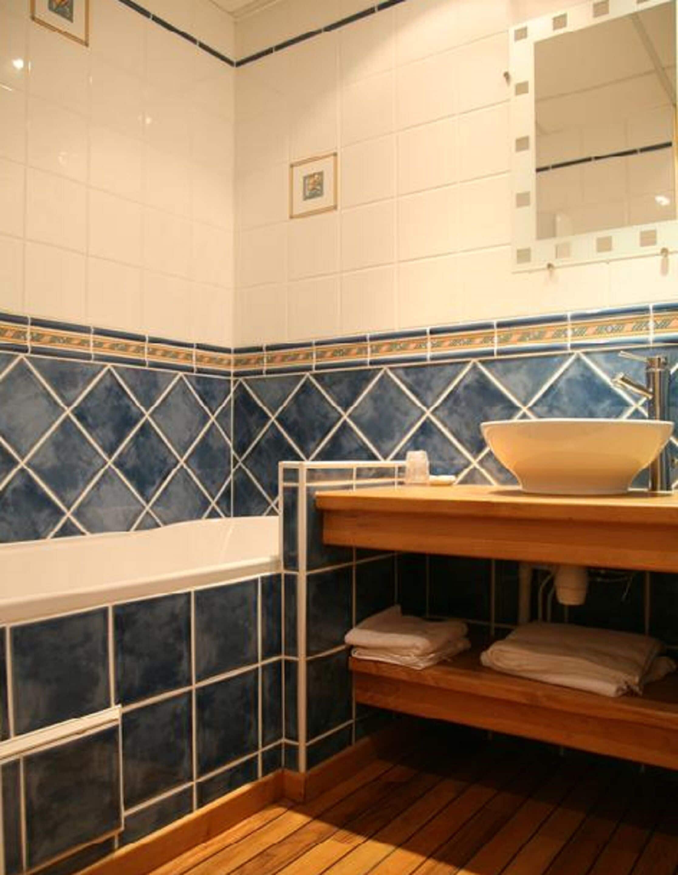 double room single use | bathroom | hair dryer, towels