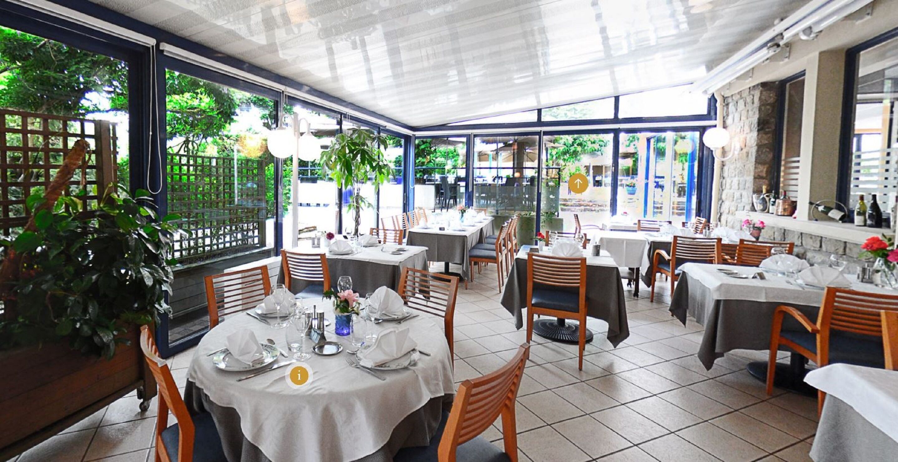 breakfast, lunch, dinner served; french cuisine