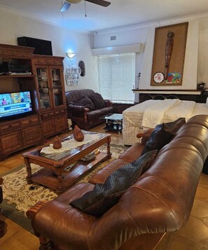 Quadrupla Business, 1 camera da letto, balcone, vista piscina | 4 camere, biancheria da letto di alta qualità, una cassaforte in camera