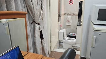 4 bedrooms, premium bedding, in-room safe, desk