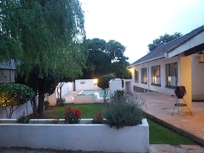 BBQ/picnic area - The Royal Princess Garden in Randburg (Randburg)