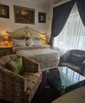 Suite luna di miele, 1 camera da letto, vista piscina | 4 camere, biancheria da letto di alta qualità, una cassaforte in camera