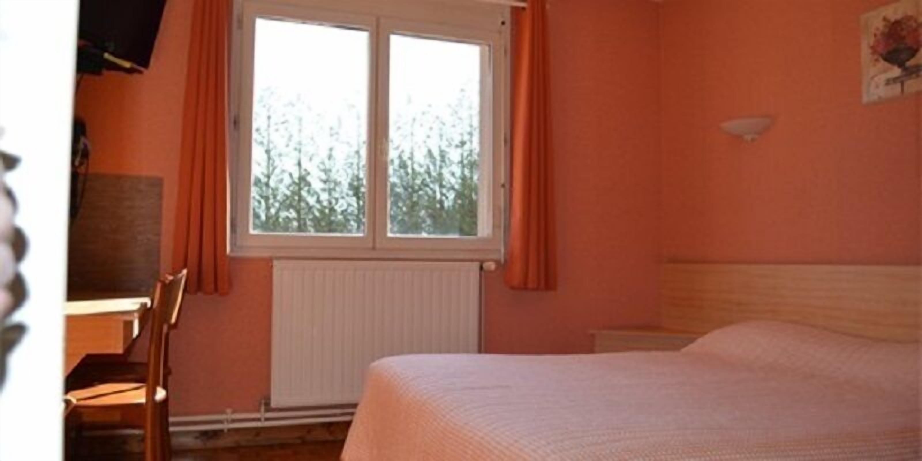 double room | desk, soundproofing, free wifi, bed sheets