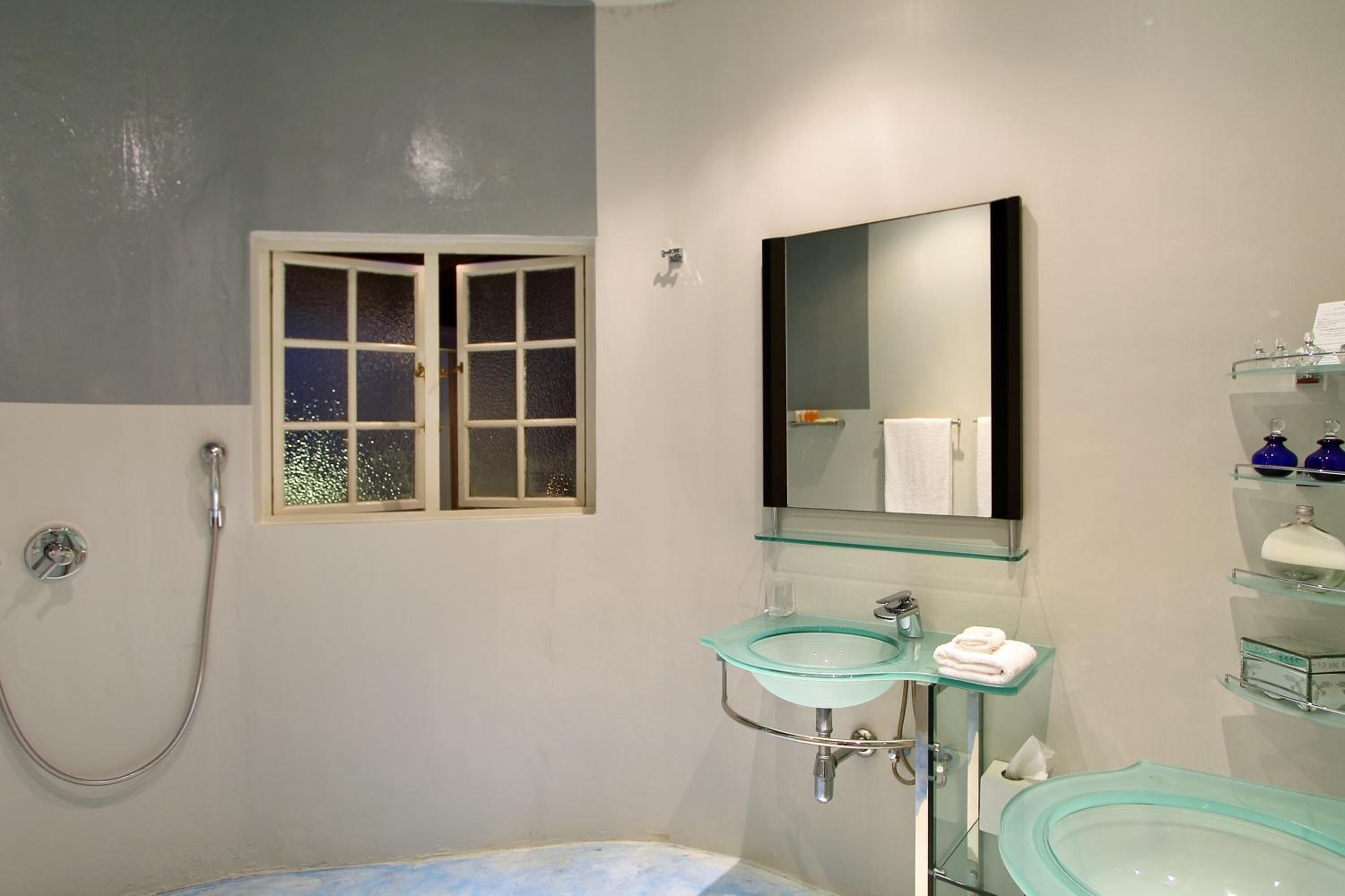 Shower, free toiletries, hair dryer, bathrobes