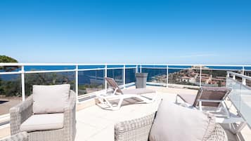 Room L+ sup -Terrasse Vue mer-24 m²- Lit Double / Lits Jumeaux | 客房景觀