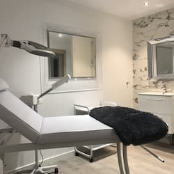 Sauna, vasca idromassaggio, trattamenti per il corpo, scrub corpo