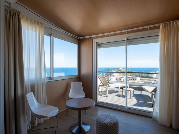 Room L+ sup -Terrasse Vue mer-24 m²- Lit Double / Lits Jumeaux | 테라스/파티오