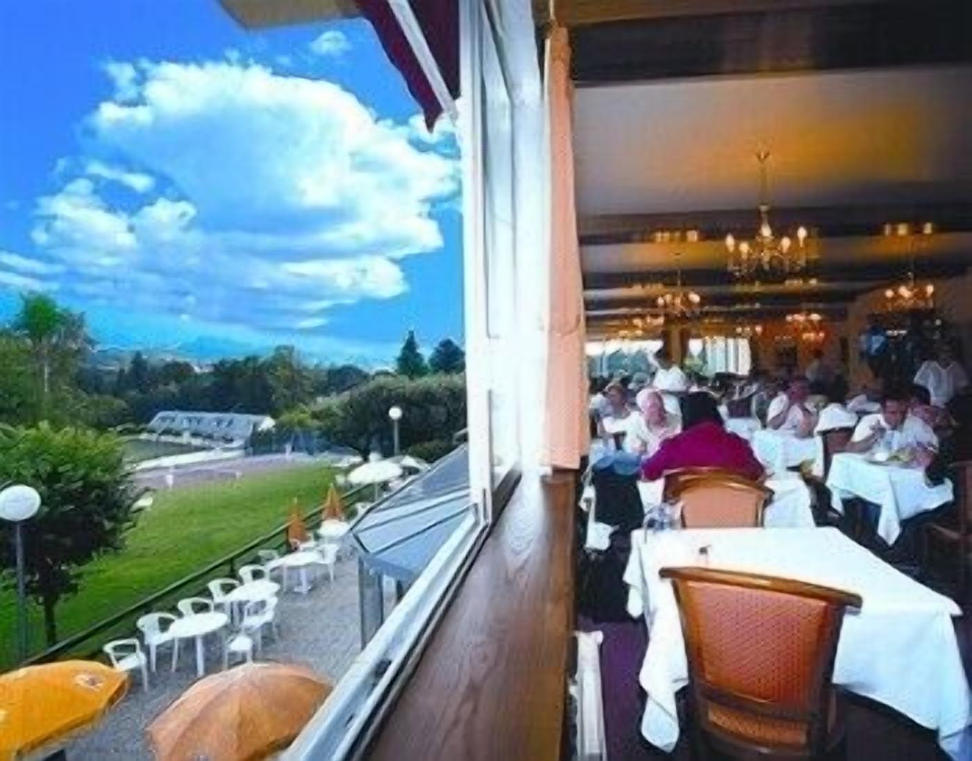 breakfast, lunch, dinner served; french cuisine