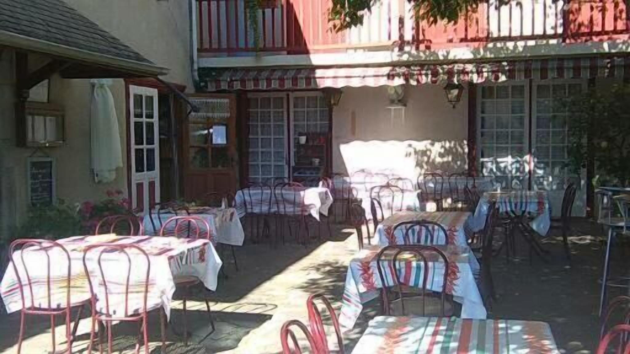 lunch and dinner served, regional cuisine